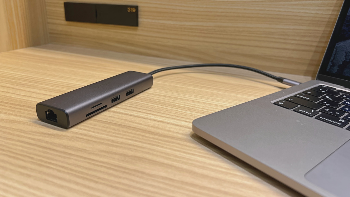 MacBook Proと接続　USB-Cハブ