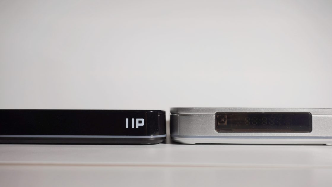 EVPAD 11Pと12Pの厚みを比較