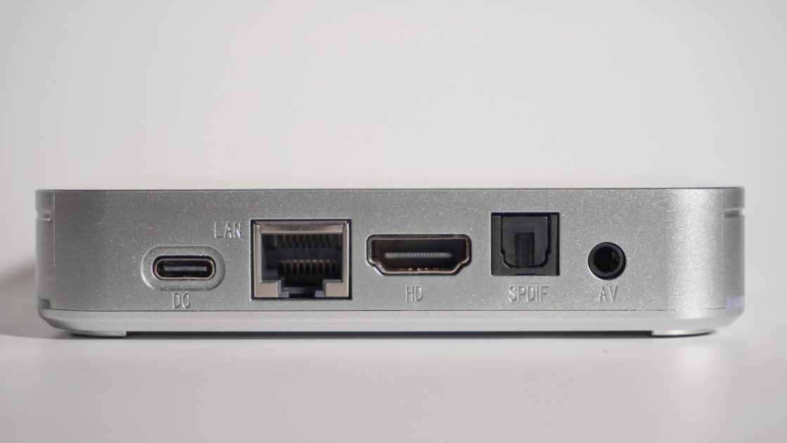 EVPAD 12Pの背面の端子