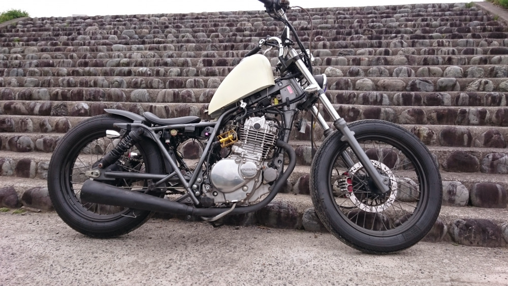 グラストラッカー　改造　スポタン装着