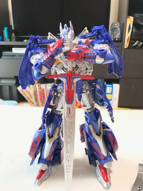 キャリバーオプティマスプライム トランスフォーマーの変形フィギュアを買ってみた ニューガジェット三昧