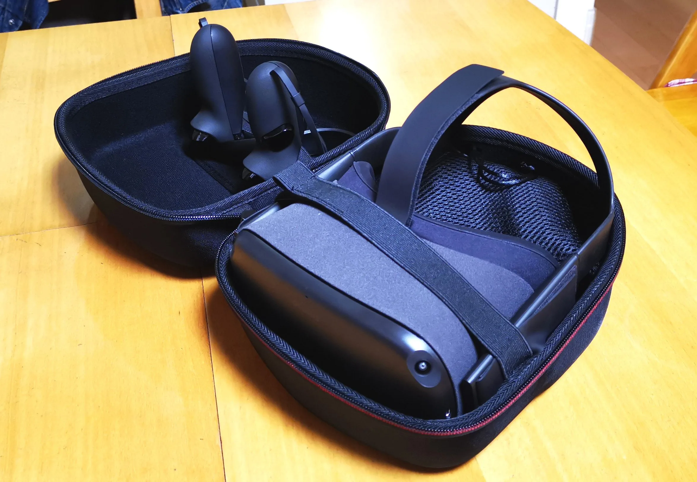 Oculus Quest オススメの持ち運びケースを紹介します | ニューガジェット三昧！